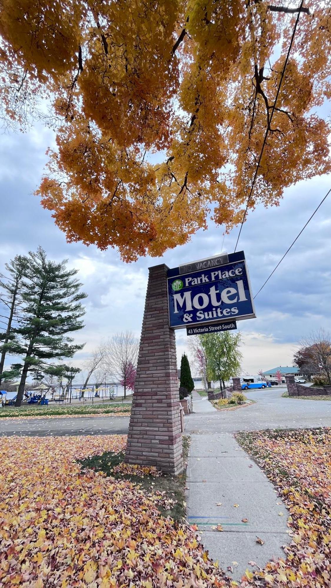 Tweed Park Place Motel & Suites المظهر الخارجي الصورة