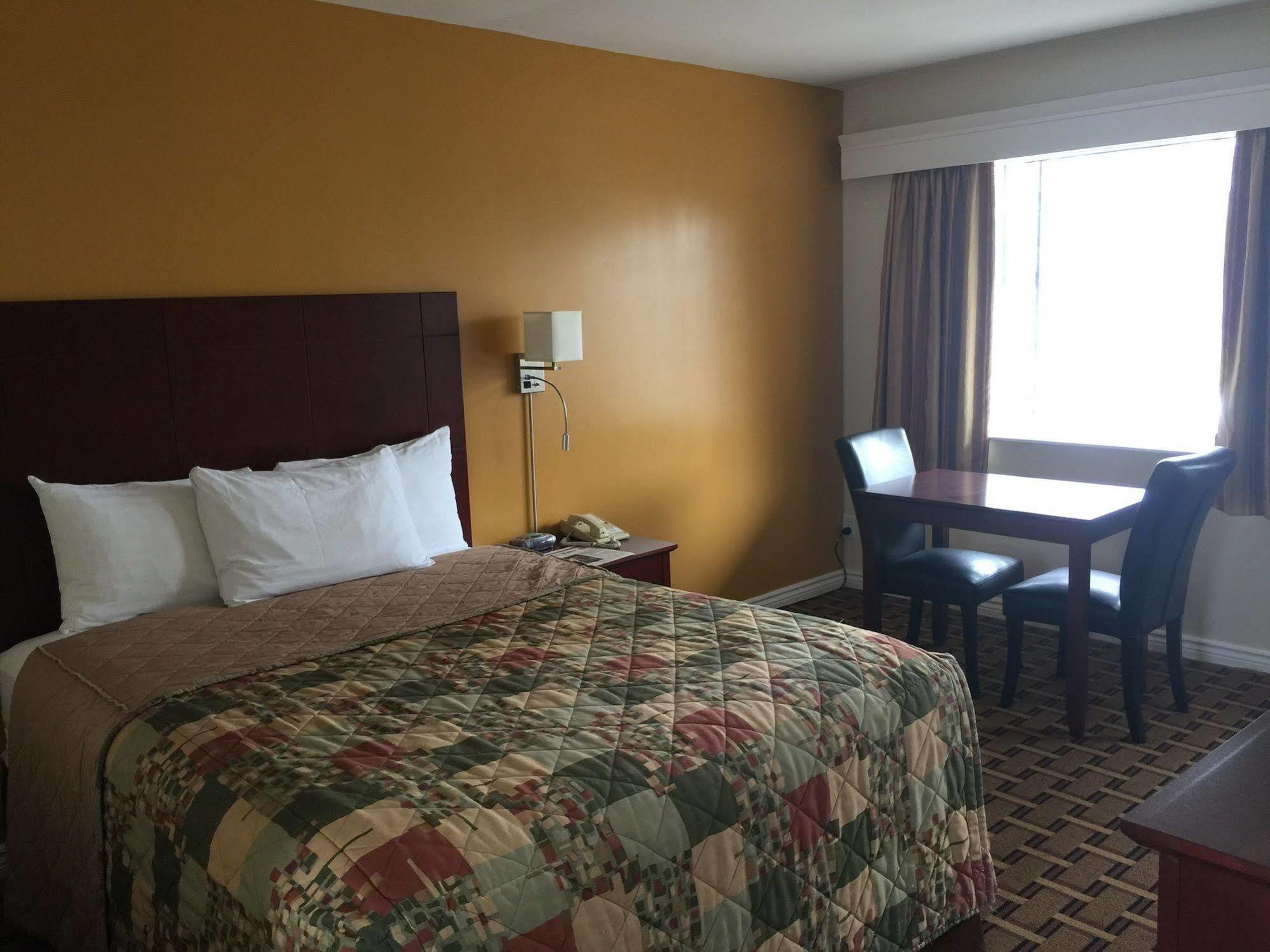 Tweed Park Place Motel & Suites المظهر الخارجي الصورة